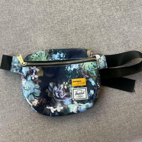 Herschel Supply Co - Fifteen Hip Pack, Winter Floral Hoffman Collection - Picture 5 of 14